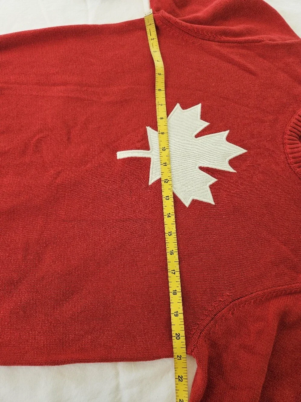 Red Maple Leaf 100% Cotton Women's Crewneck Sweater NWT Size Medium Canada Day - Picture 4 of 11